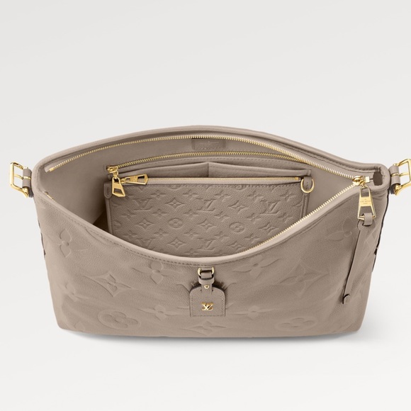 LV CarryAll MM bag in turtle dove - Picture 10 of 13